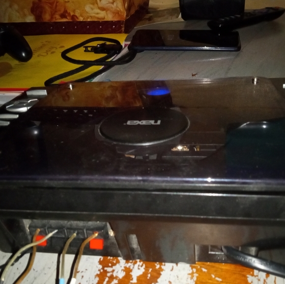 Naxa Digital CD player Am FM radio,works in good condition. - Picture 2 of 2